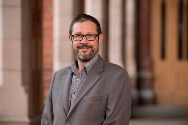 Headshot Prof. Dominic Bryan